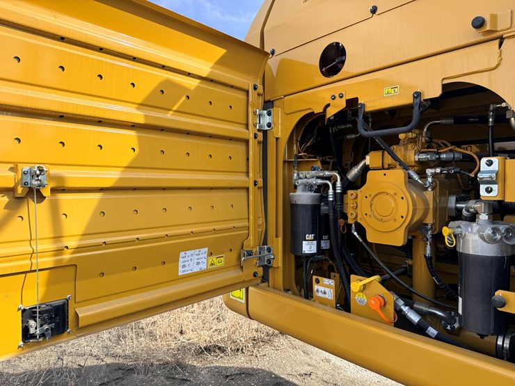 #1968-•-caterpillar-excavator-image-36