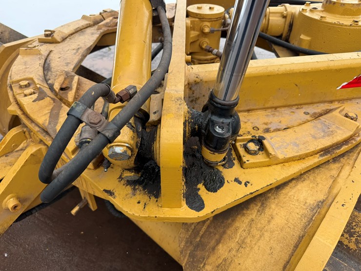 caterpillar-160m-image-86