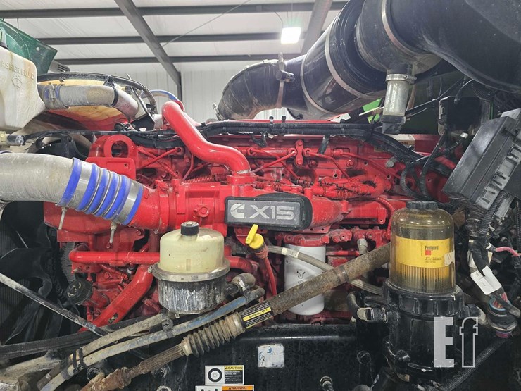 2021-peterbilt-367-image-18