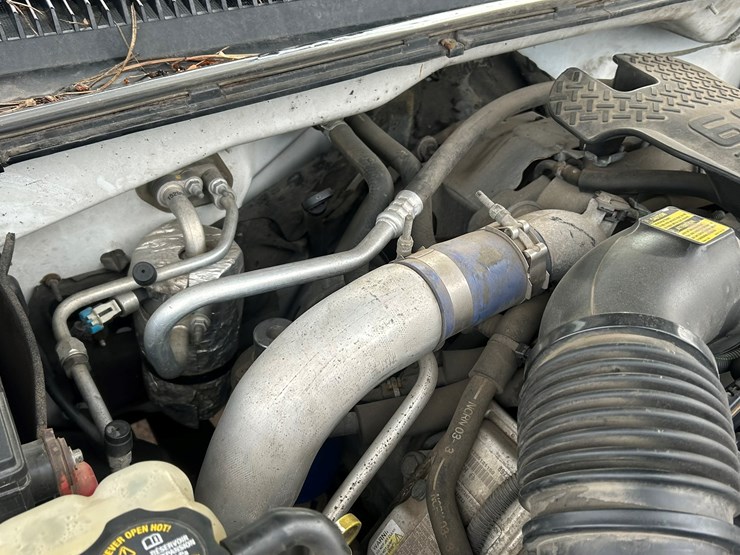 2004-chevrolet-3500-image-45