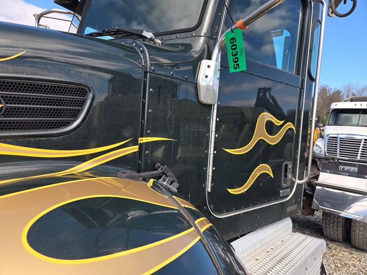 2013-peterbilt-337-image-17