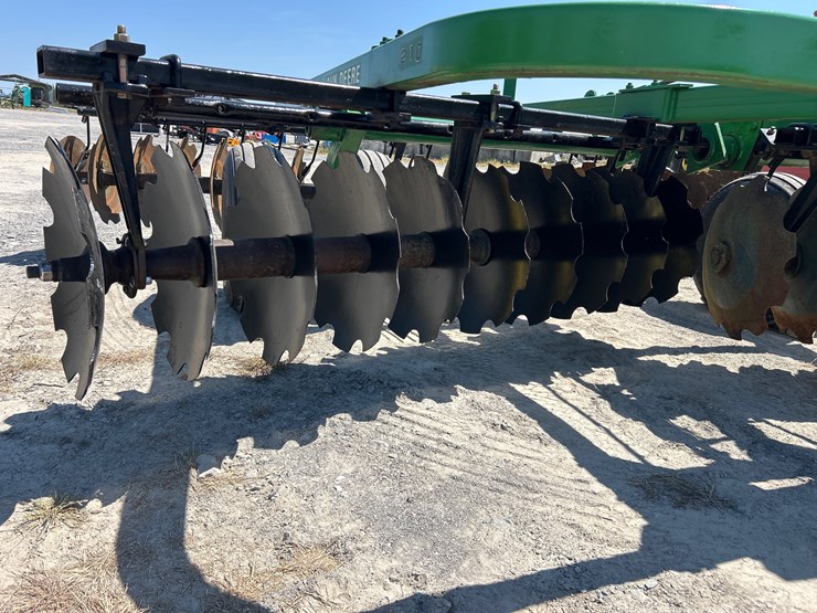 john-deere-210-image-12