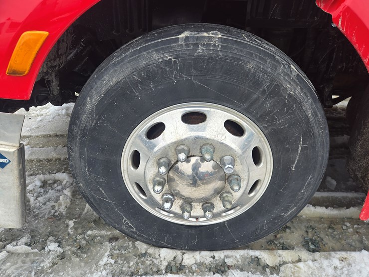 peterbilt-579-image-97