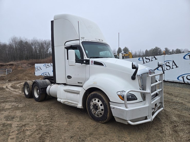 2017-kenworth-t680-image-7