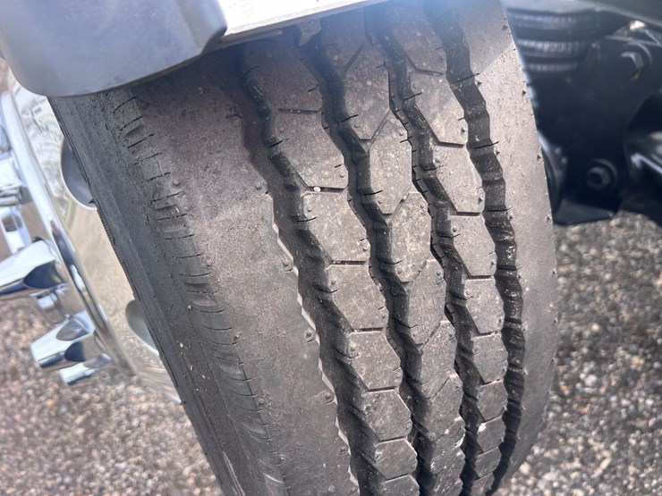 #1009-•-2012-western-star-conventional-4-sleeper-cab-truck-tractor-image-95