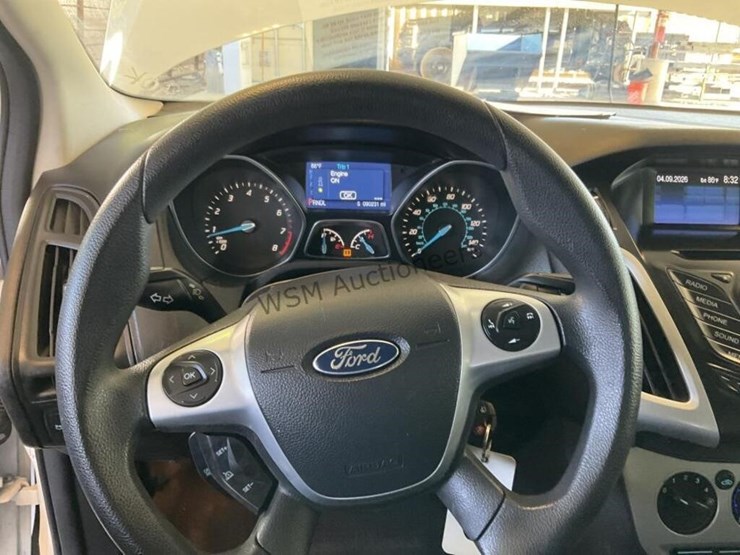 2014-ford-focus-se-sdn-image-17