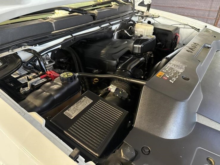 2014-chevrolet-silverado-2500hd-image-13