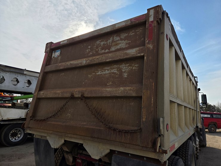 2012-international-7600-image-24