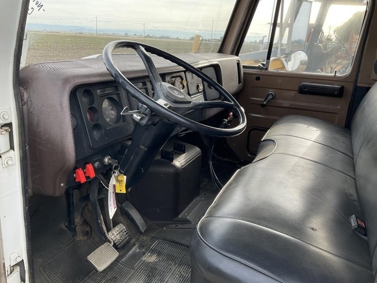 1987-international-s1700-image-24