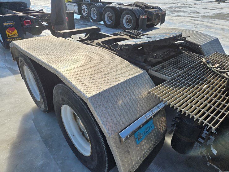 2000-mack-rd688s-image-26