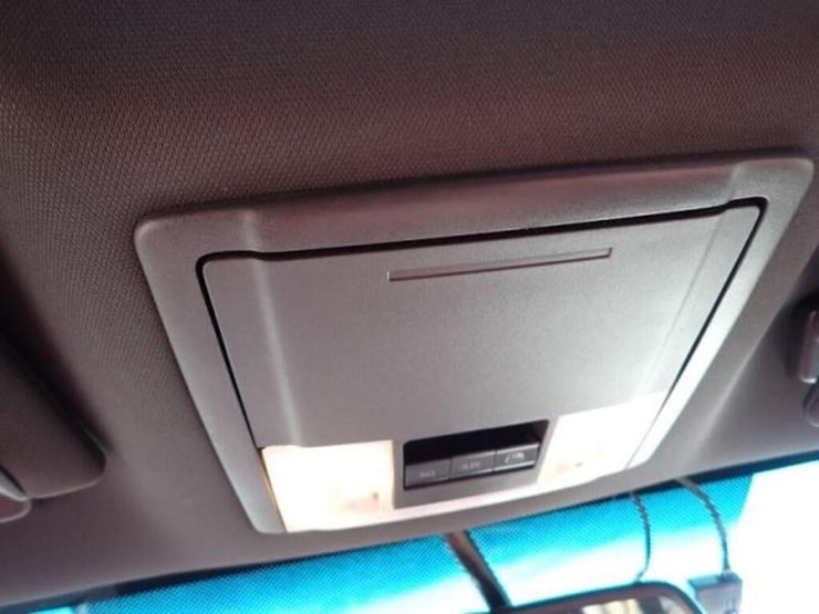 2010-ford-f150-raptor-image-17