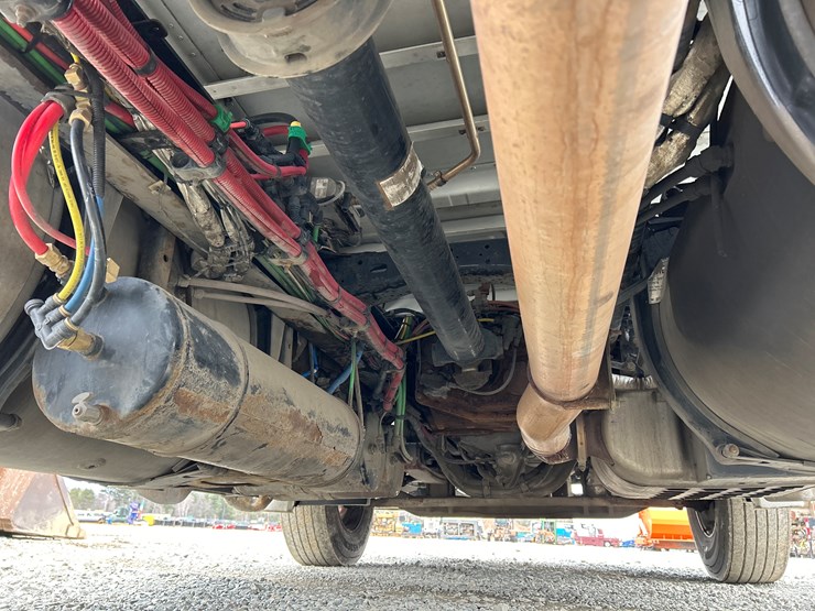 2017-massey-ferguson-8-image-30