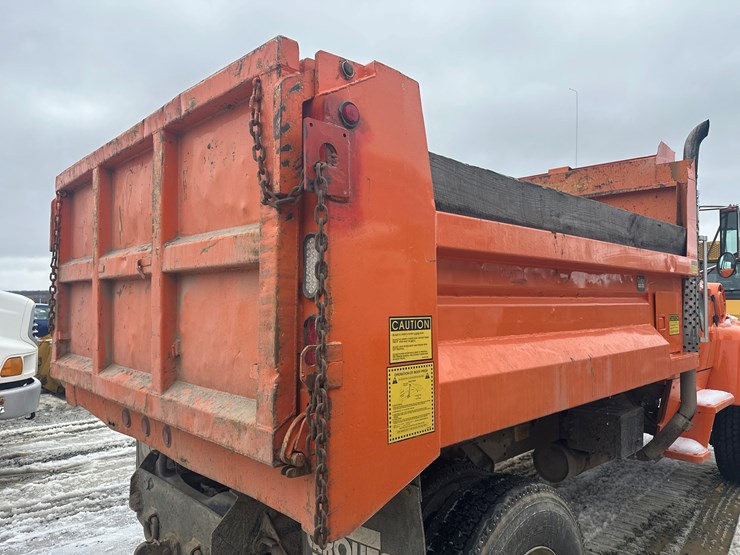 1997-massey-ferguson-8-image-17