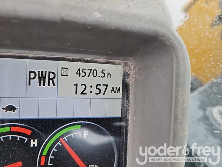 2020-deere-85g-image-38