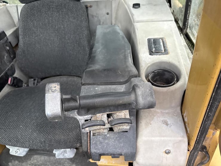 2006-caterpillar-d5n-lgp-image-28