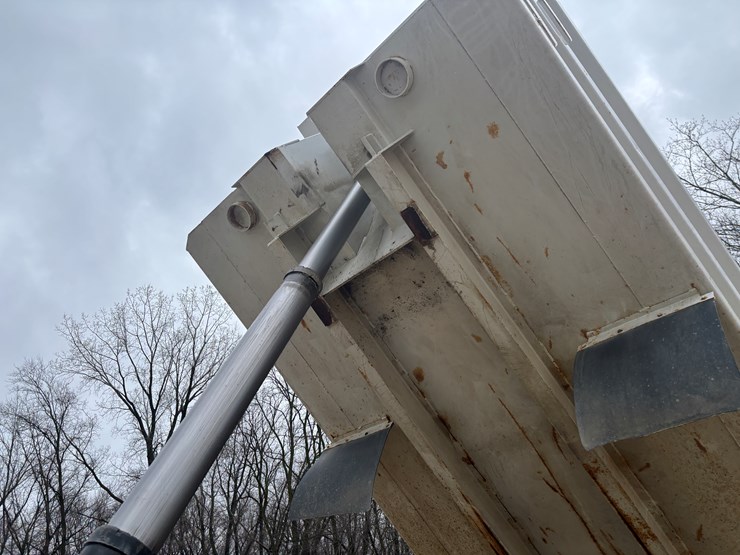 1997-ford-lt8000-image-66