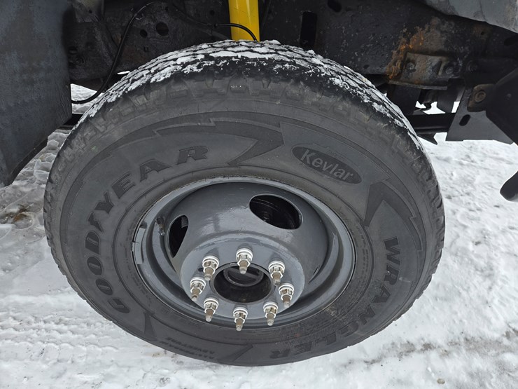 2001-ford-f350-image-46