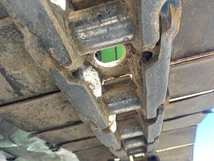 2016-deere-2154d-image-82