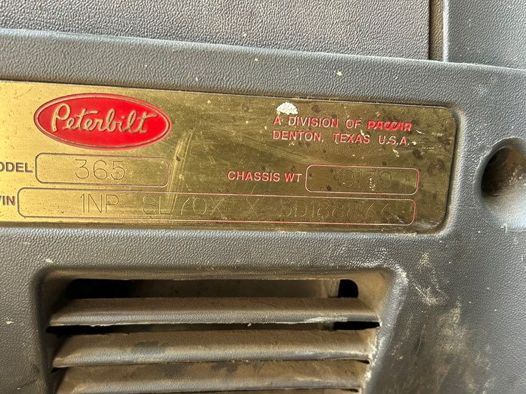 peterbilt-365-image-126