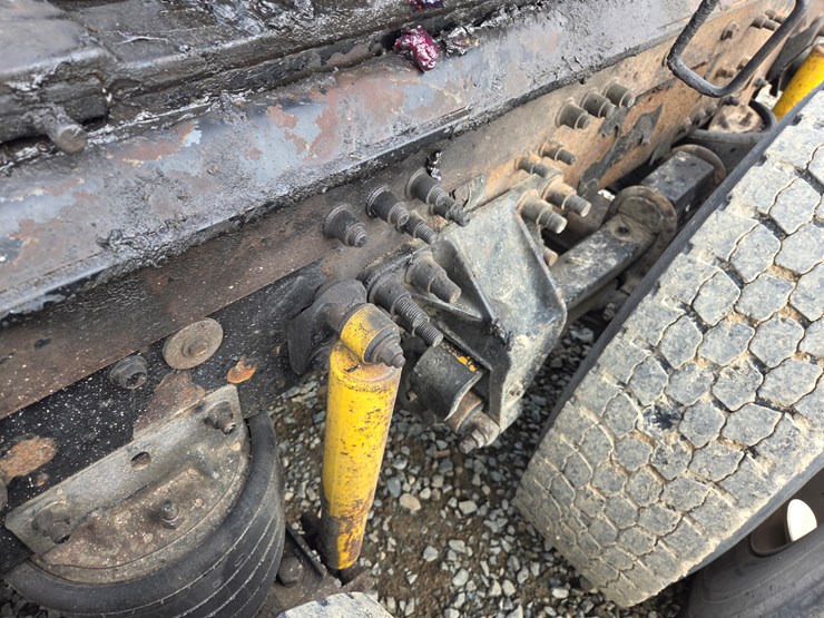 2007-massey-ferguson-8-image-31