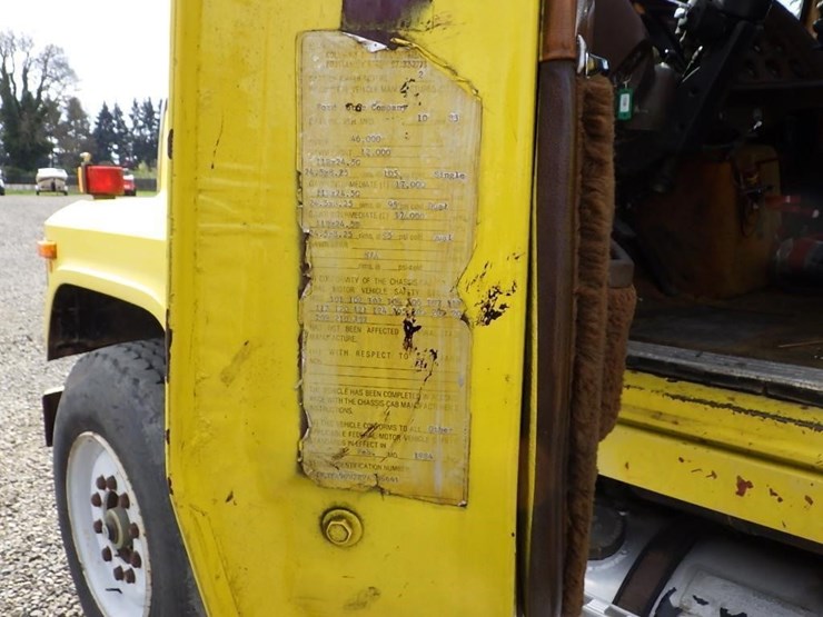 1984-ford-9000-image-40