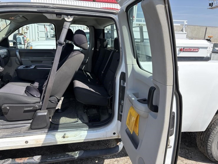 2012-gmc-sierra-2500-image-12