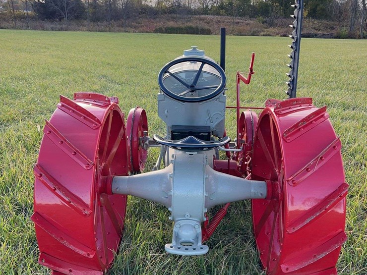 1922-fordson-tractor-image-4