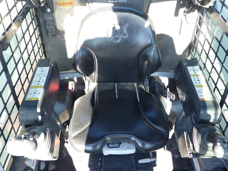 2021-bobcat-t740-image-24