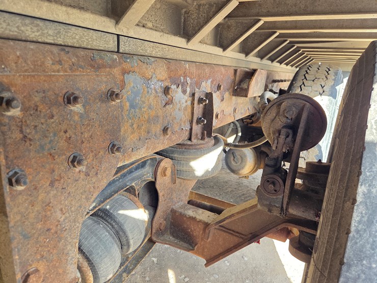 2012-international-7600-image-27