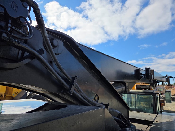 massey-ferguson-8-image-17