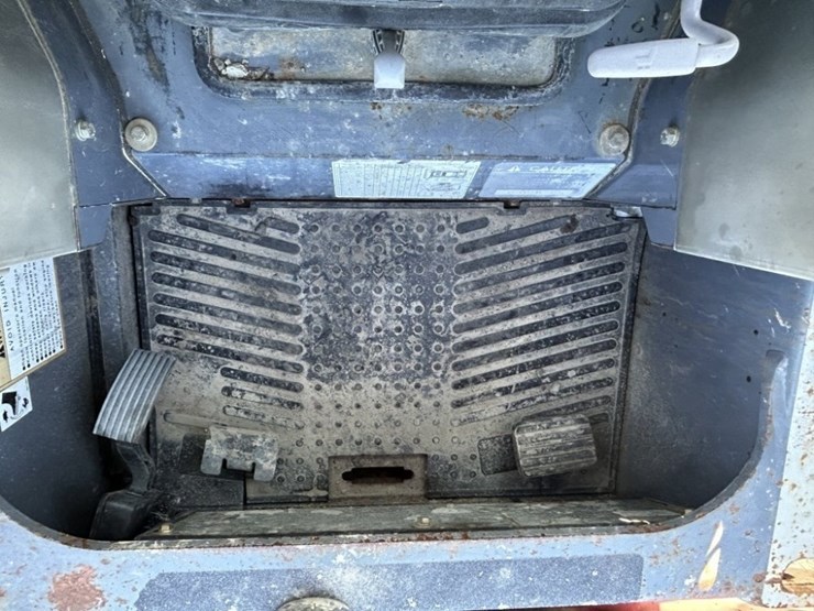 2016-takeuchi-tl8-image-15