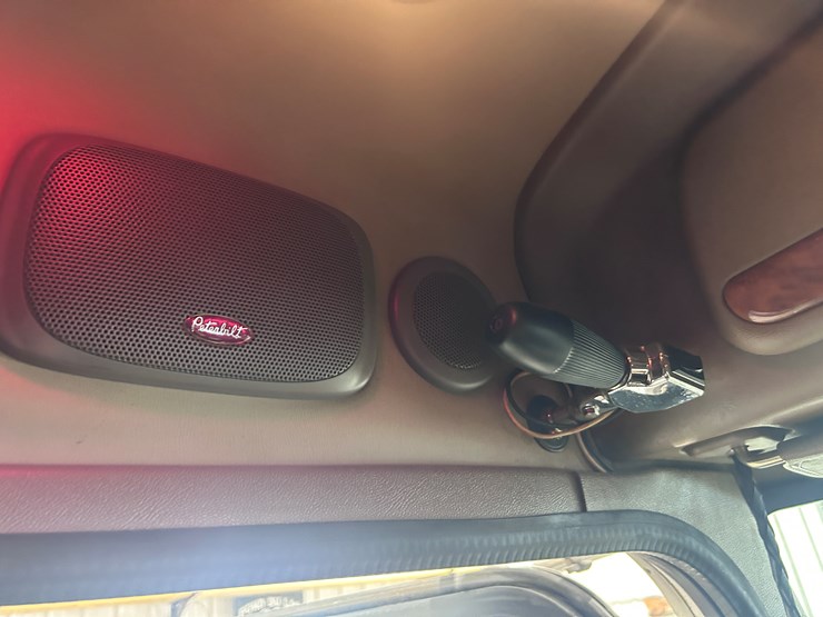 2007-peterbilt-379-image-87