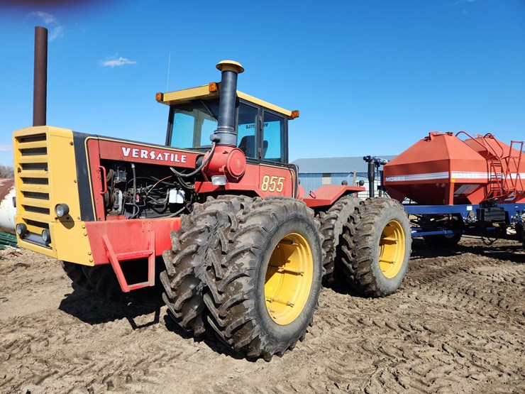 1979-versatile-855-image-1