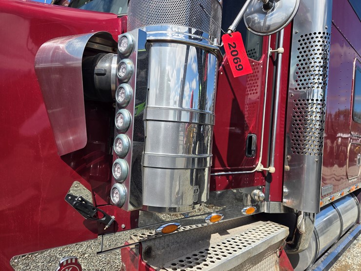 2006-kenworth-w900-image-13