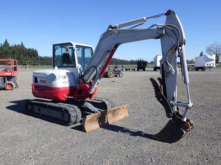 takeuchi-tb260-image-2