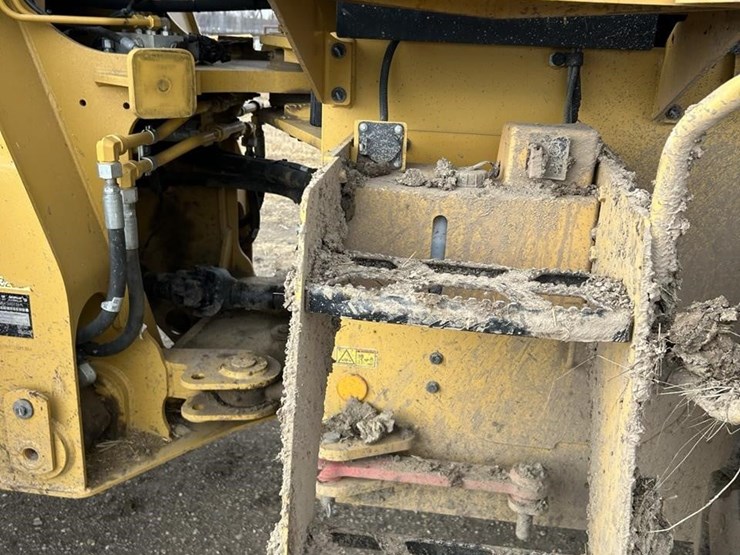 2016-caterpillar-930m-image-43