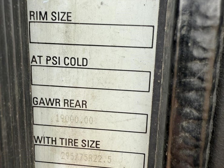 2005-kenworth-w900-image-51