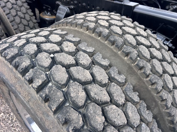 #1009-•-2012-western-star-conventional-4-sleeper-cab-truck-tractor-image-89