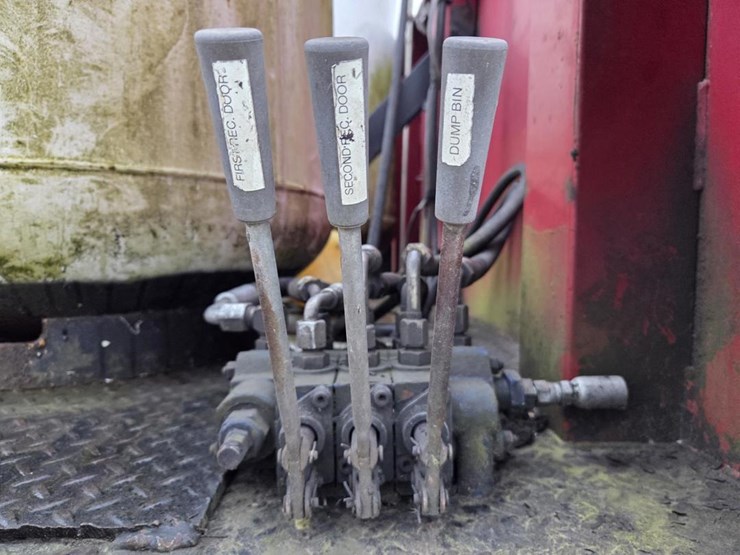 2013-international-durastar-4300-image-38