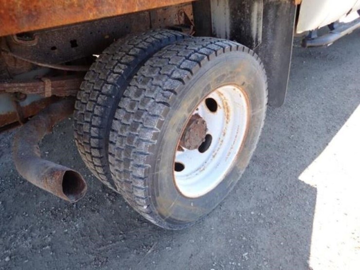 2007-ford-f550-xl-image-40