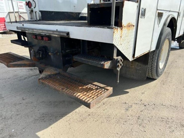 1997-ford-f800-image-52