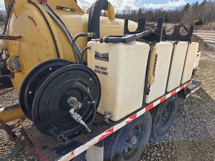 2019-massey-ferguson-8-image-26