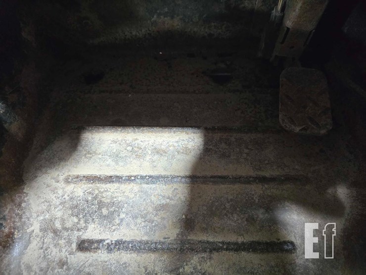 2015-caterpillar-259d-image-14