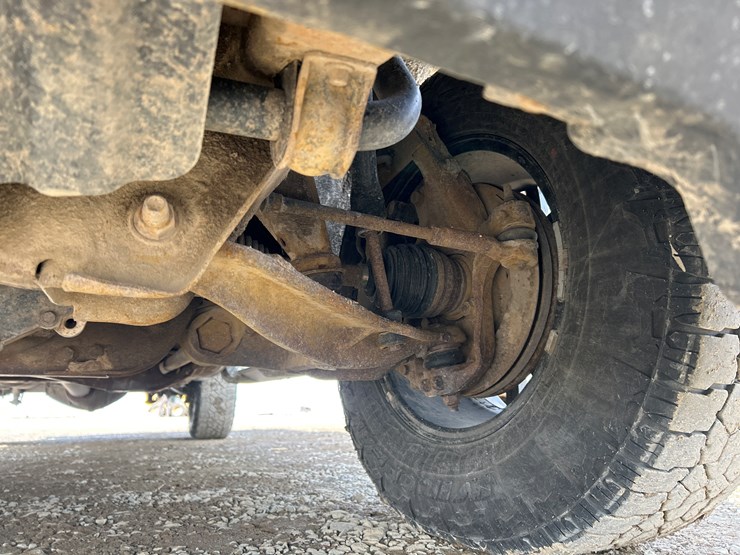 2018-chevrolet-2500-image-34