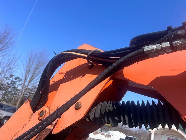 2011-jlg-660sj-image-38