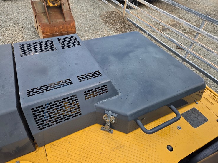 deere-160g-lc-image-38