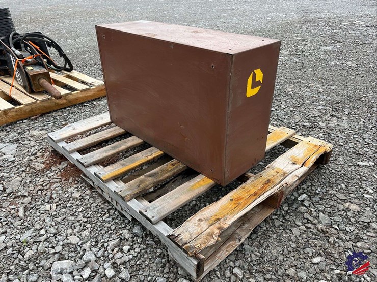 steel-nuts-&-bolts-organizer-shelf-image-4