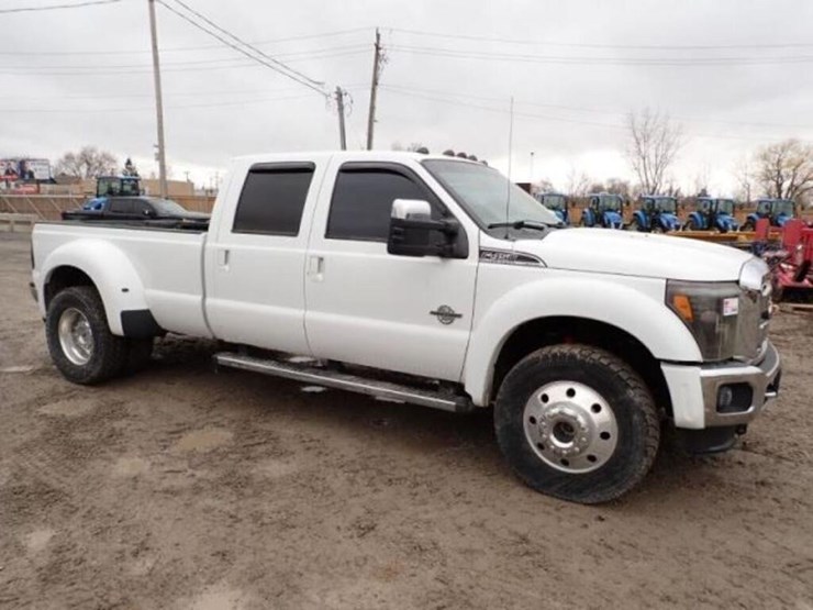 2015-ford-f450-lariat-image-3