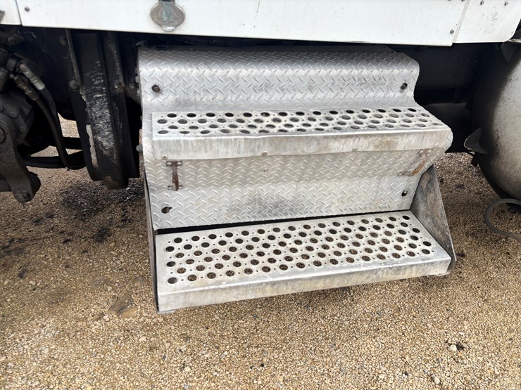 2004-kenworth-w900-image-51