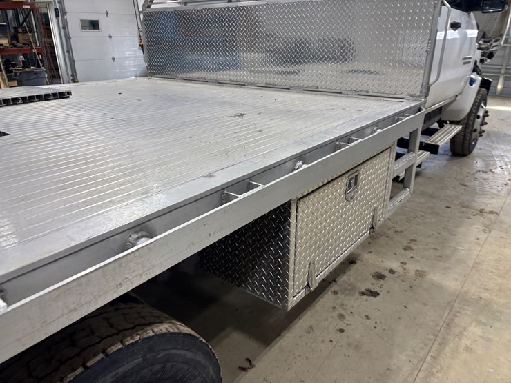 #2331-•-2022-chevrolet-5500-hd-flatbed-truck-image-64